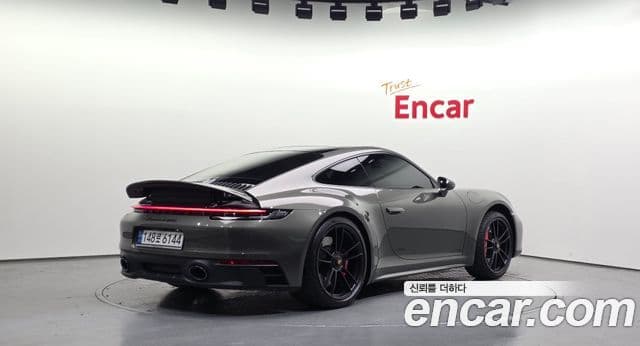 911 (992) Carrera 4 GTS