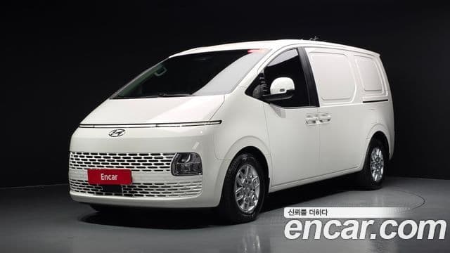 Staria Cargo 3 locuri