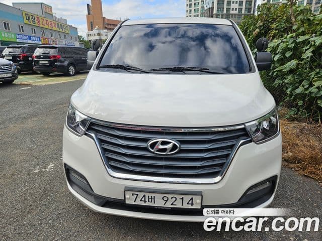 Grand Starex Wagon 11 locuri