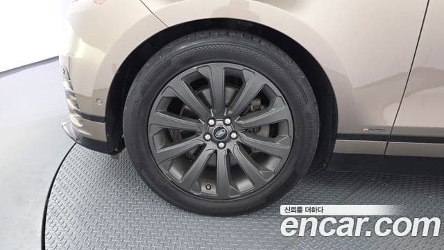 Range Rover Velar 3.0 D300 R-Dynamic SE