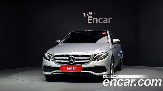 Clasa E E300 4MATIC Avantgarde