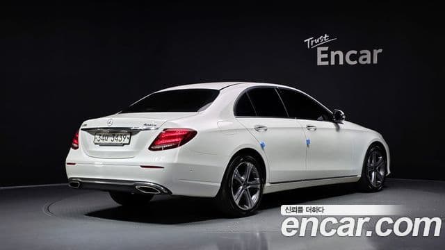 Clasa E E300 4MATIC Avantgarde