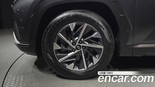 (NX4) Premium 2WD