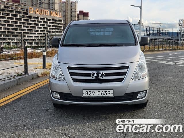 Grand Starex 5 locuri Van