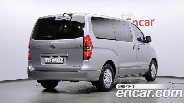 Grand Starex 5 locuri Van