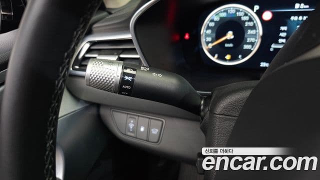 G70 Benzină 2.5T 4WD