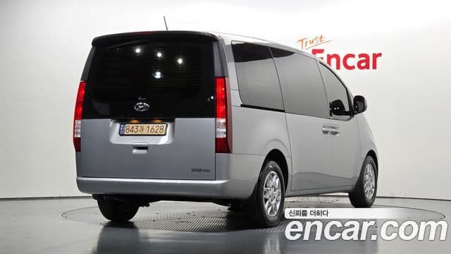 Staria Cargo 3 locuri