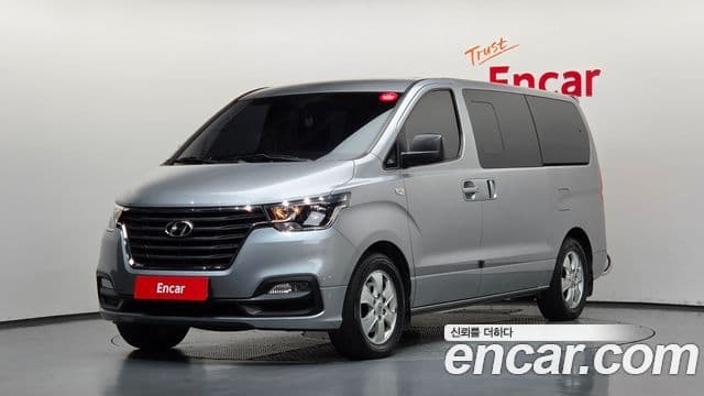 Grand Starex Wagon 12 locuri