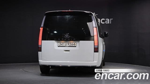 Staria L3.5 Lounge 7 locuri