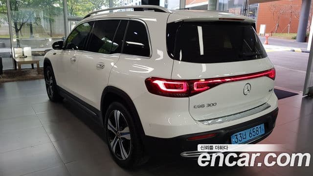 EQB EQB300 4MATIC