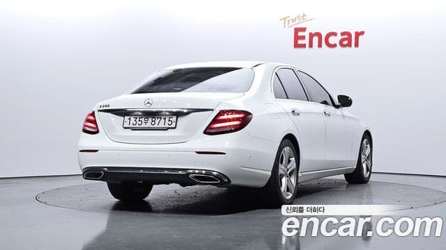 Clasa E E200 Avantgarde