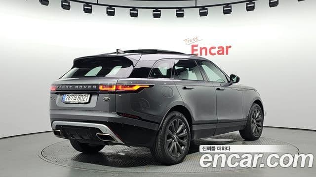 Range Rover Velar 3.0 D300 R-Dynamic SE