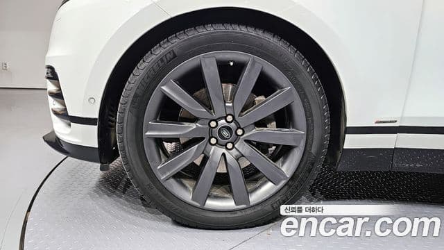 Range Rover Velar 3.0 D300 R-Dynamic HSE