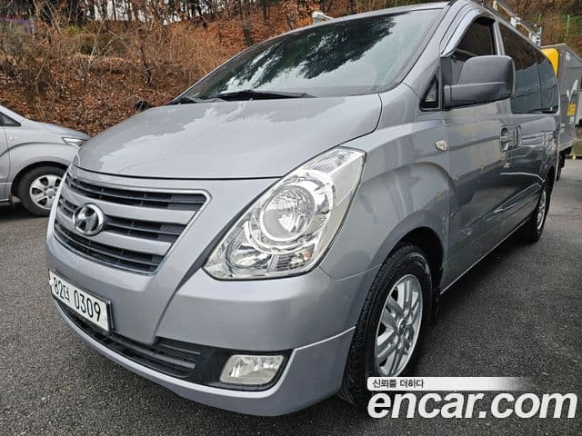 Grand Starex 5 locuri Van