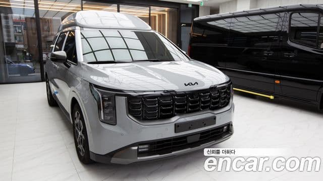 Carnival HEV 9 locuri Hi-Limousine (Special Vehicle)