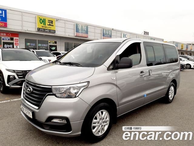 Grand Starex Van 5 locuri