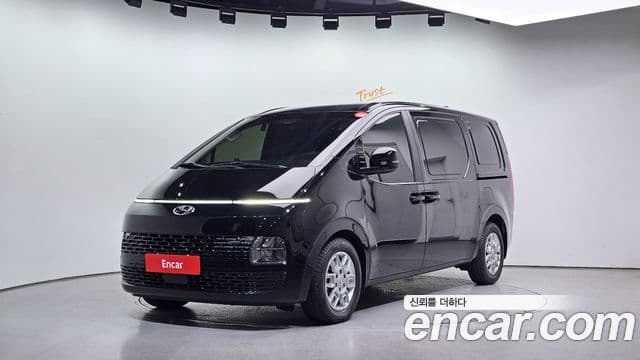 Staria Cargo 3 locuri
