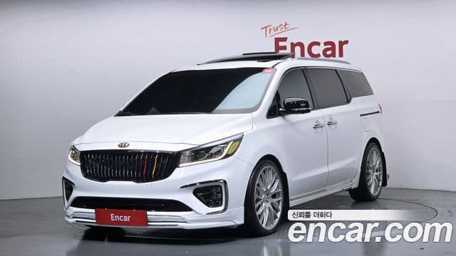 Carnival 7 locuri Limousine