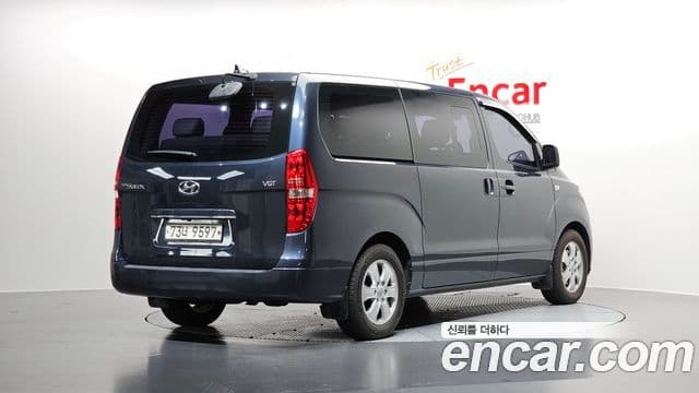 Grand Starex Wagon 11 locuri