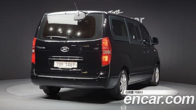 Grand Starex Wagon 12 locuri