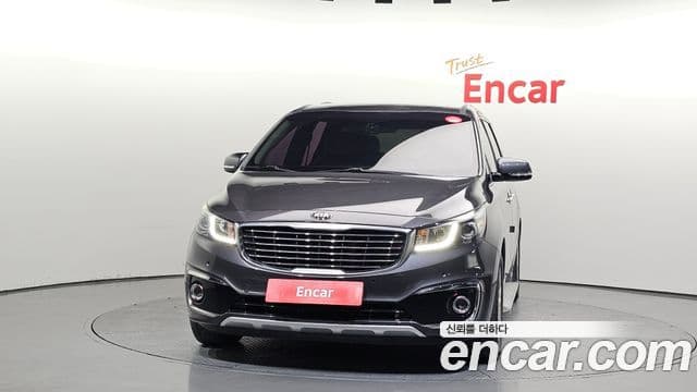 Carnival 7 locuri Limousine
