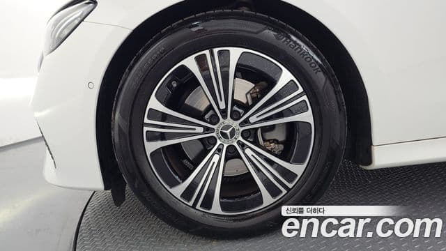 Clasa E E200 Avantgarde