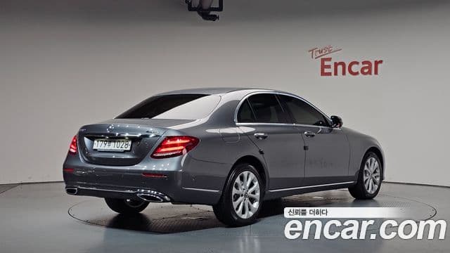 Clasa E E300 4MATIC Exclusive