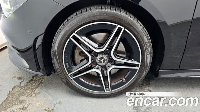 CLA- CLA250 4MATIC