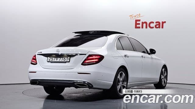 Clasa E E300 Avantgarde