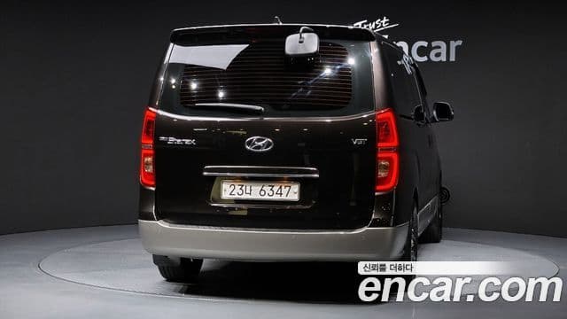 Grand Starex Urban 9 locuri