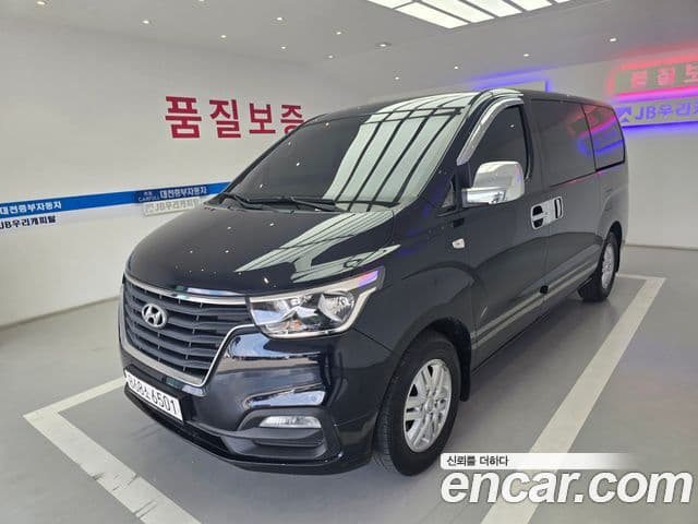 Grand Starex Van 3 locuri