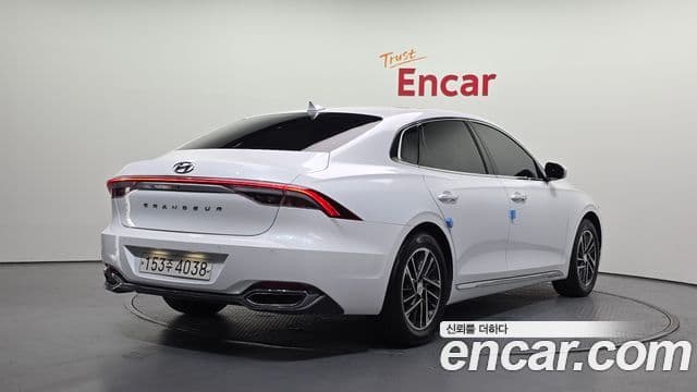 Grandeur 3.0 LPi (Rent-a-car)
