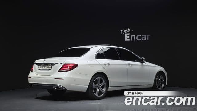 Clasa E E300 Avantgarde