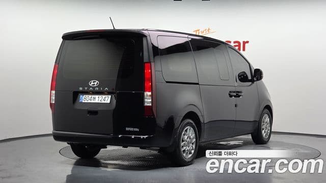 Staria Cargo 5 locuri