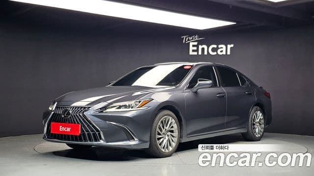 ES300h 7 Luxury Plus