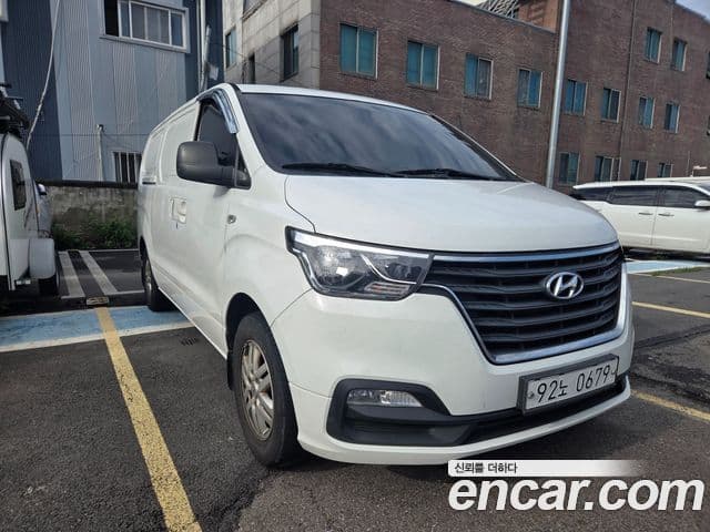 Grand Starex Van 3 locuri