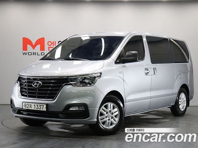 Grand Starex Van 3 locuri