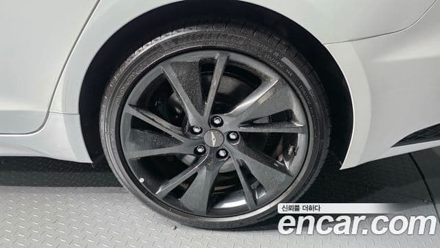 G70 Benzină 2.0T 4WD