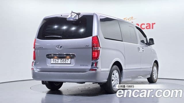 Grand Starex Van 5 locuri