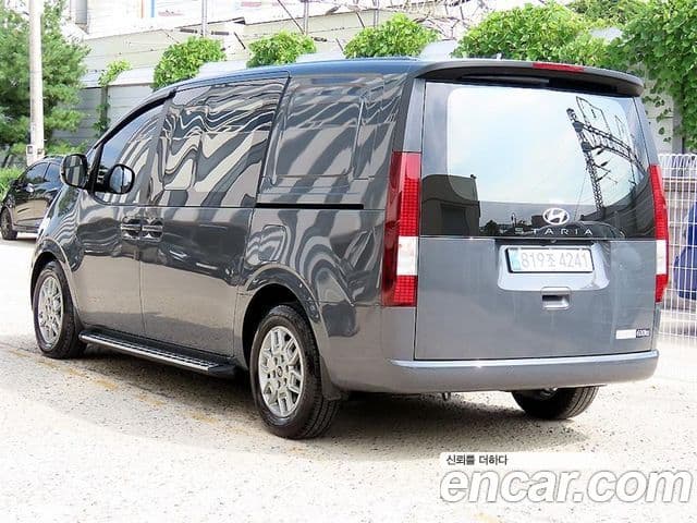Staria L3.5 Cargo 5 locuri