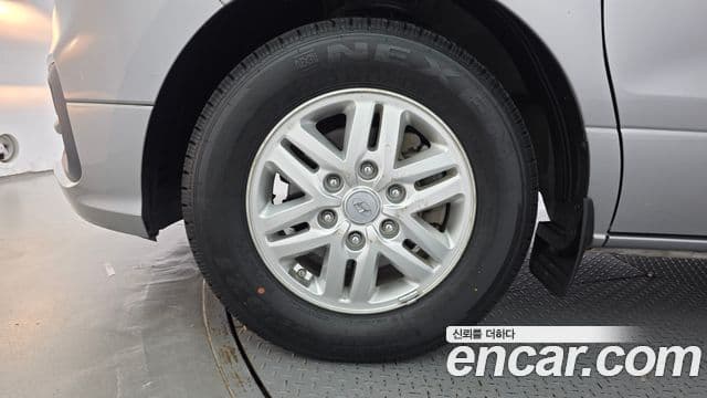 Grand Starex Van 5 locuri