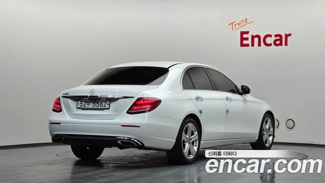 Clasa E E200 Avantgarde