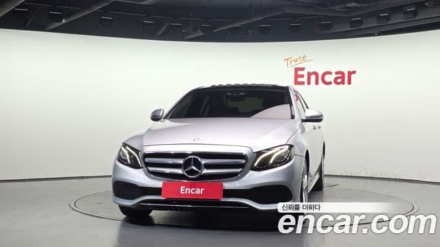 Clasa E E200 Avantgarde