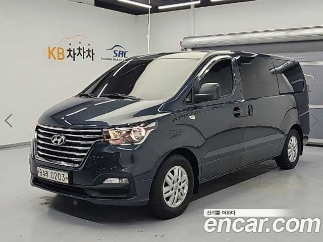 Grand Starex Van 5 locuri