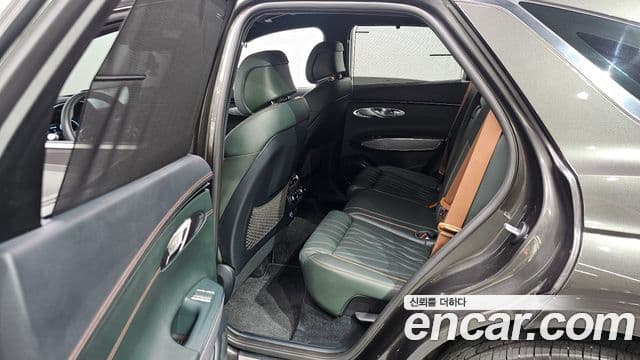 GV70 2.5T Benzină AWD