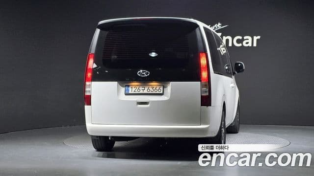 Staria Tourer 9 locuri
