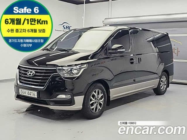 Grand Starex Urban 9 locuri