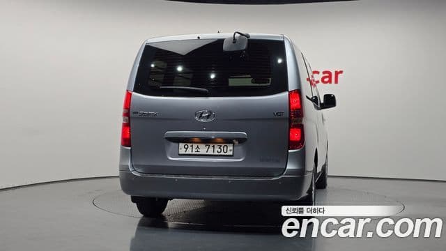 Grand Starex Van 3 locuri
