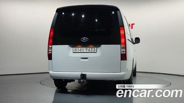 Staria Cargo 5 locuri