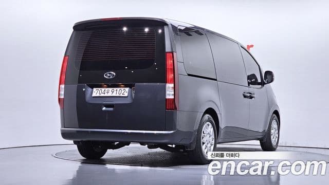 Staria Tourer 11 locuri